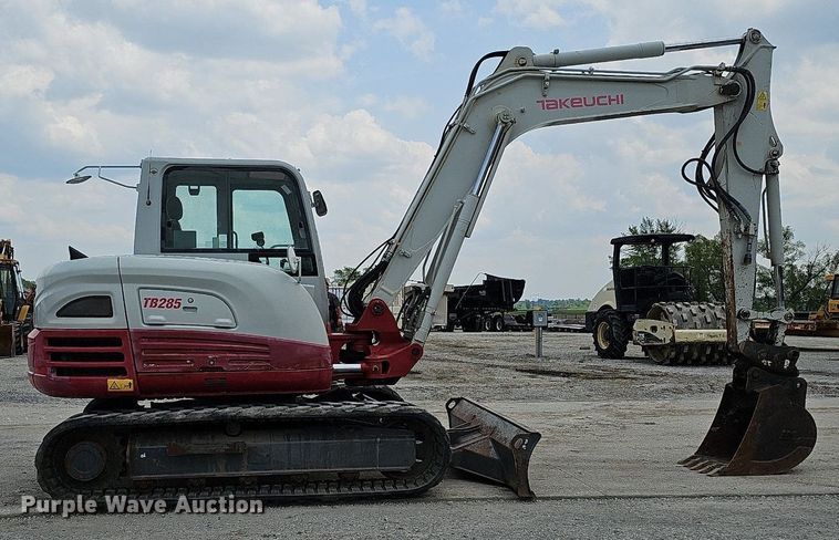 image for item DS6390 2011 Takeuchi TB285  mini excavator