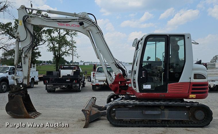 image for item DS6390 2011 Takeuchi TB285  mini excavator