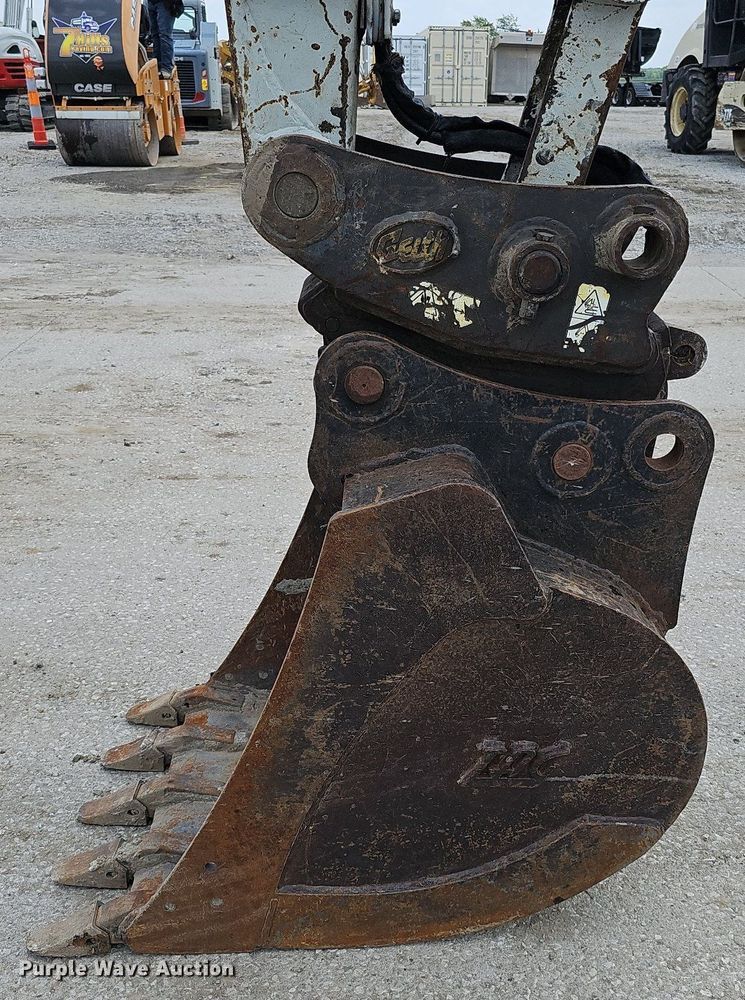 image for item DS6390 2011 Takeuchi TB285  mini excavator