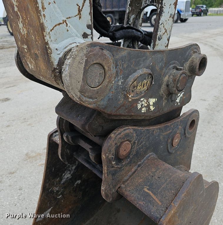 image for item DS6390 2011 Takeuchi TB285  mini excavator