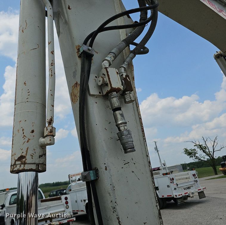 image for item DS6390 2011 Takeuchi TB285  mini excavator