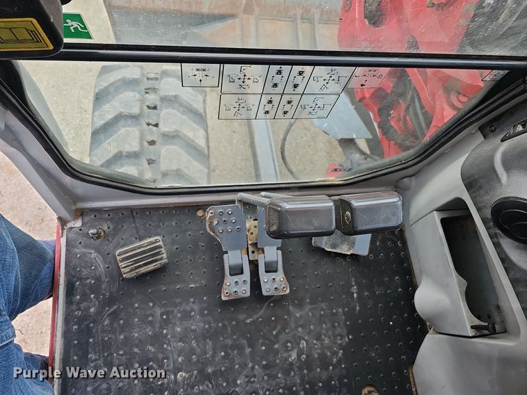 image for item DS6390 2011 Takeuchi TB285  mini excavator