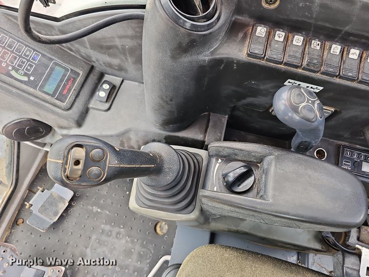 image for item DS6390 2011 Takeuchi TB285  mini excavator