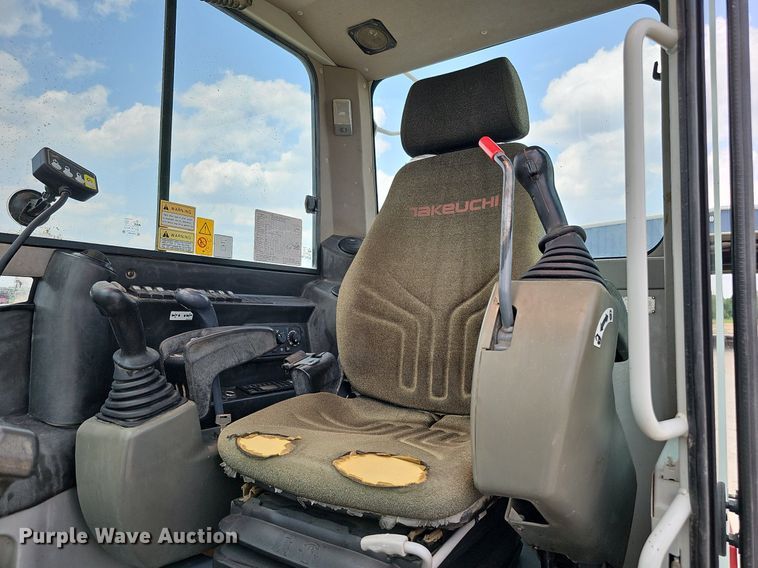 image for item DS6390 2011 Takeuchi TB285  mini excavator