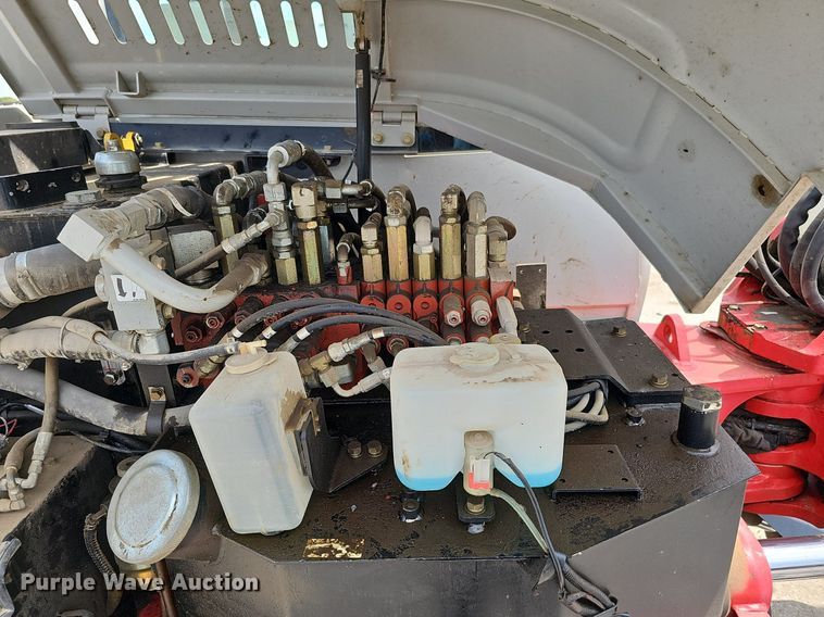 image for item DS6390 2011 Takeuchi TB285  mini excavator