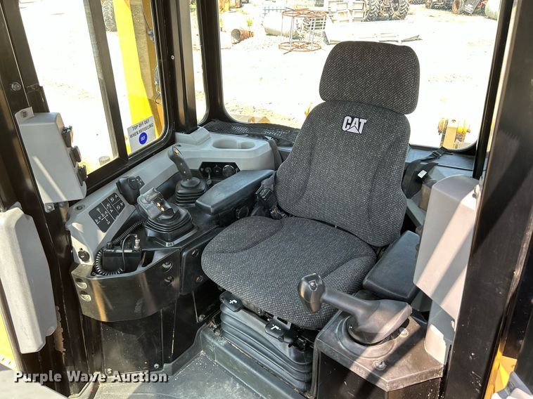 image for item DS6392 2018 Caterpillar D6T XL  dozer
