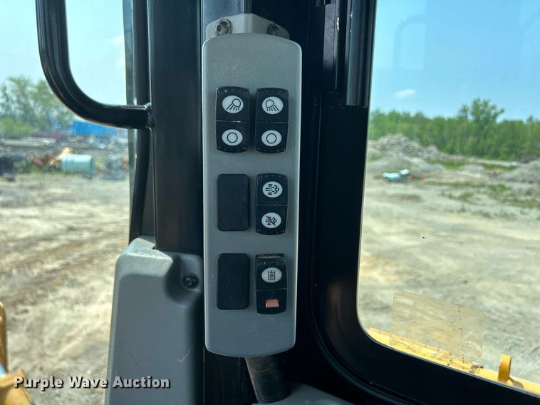 image for item DS6392 2018 Caterpillar D6T XL  dozer