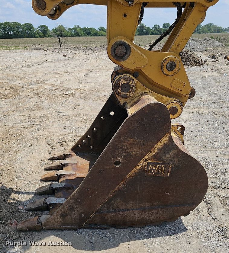image for item DS6393 2017 Caterpillar 323F L  excavator