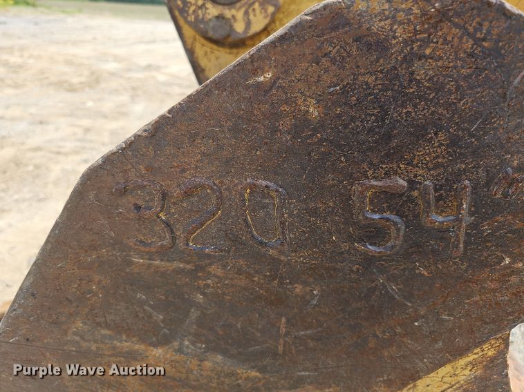 image for item DS6393 2017 Caterpillar 323F L  excavator