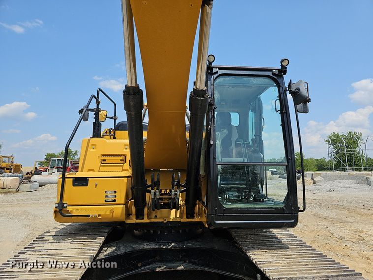 image for item DS6393 2017 Caterpillar 323F L  excavator