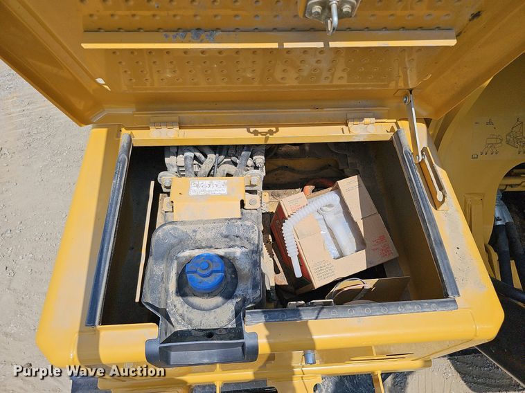 image for item DS6393 2017 Caterpillar 323F L  excavator