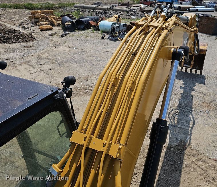 image for item DS6393 2017 Caterpillar 323F L  excavator