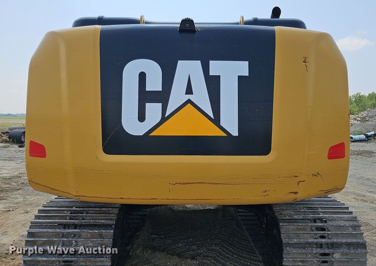 image for item DS6393 2017 Caterpillar 323F L  excavator