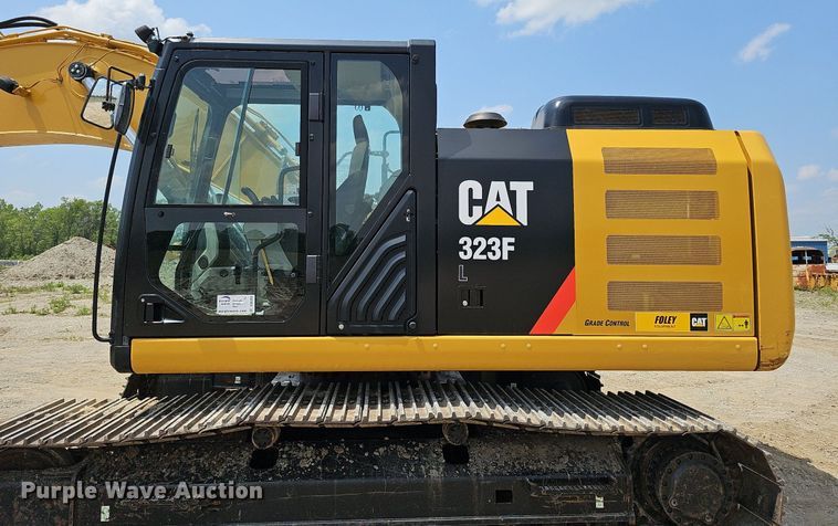 image for item DS6393 2017 Caterpillar 323F L  excavator