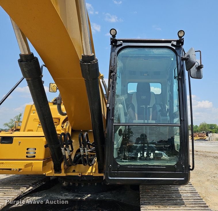image for item DS6393 2017 Caterpillar 323F L  excavator