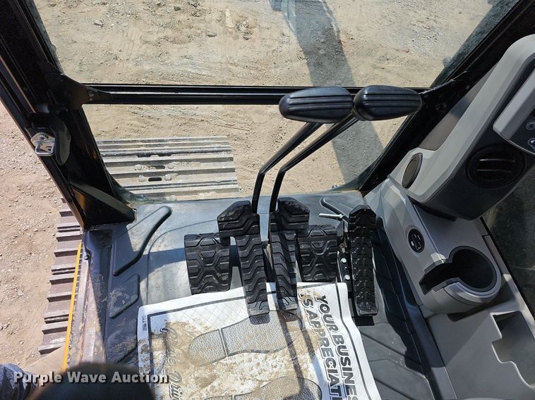 image for item DS6393 2017 Caterpillar 323F L  excavator