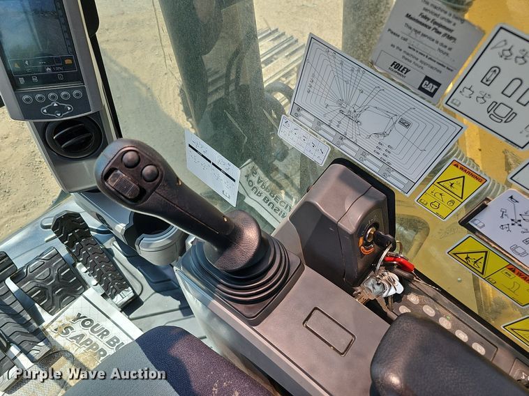 image for item DS6393 2017 Caterpillar 323F L  excavator