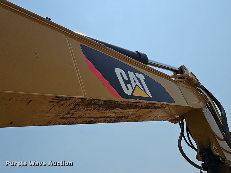 image for item DS6393 2017 Caterpillar 323F L  excavator