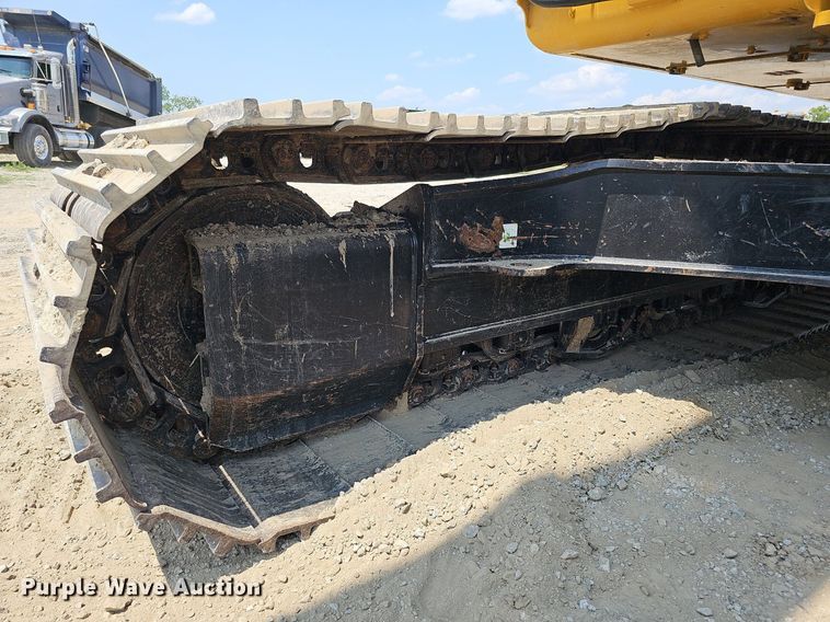 image for item DS6393 2017 Caterpillar 323F L  excavator