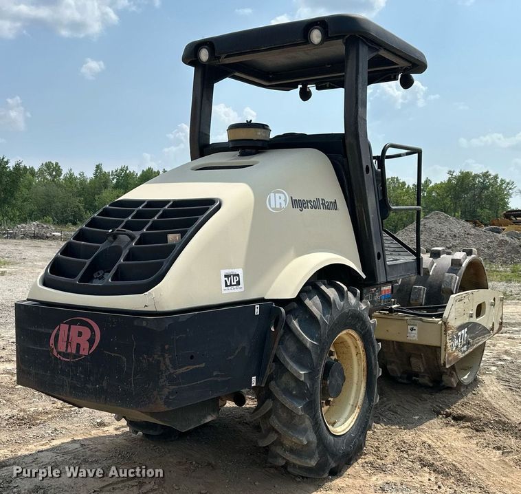 image for item DS6395 2005 Ingersoll Rand SD77F TF  single drum vibratory roller