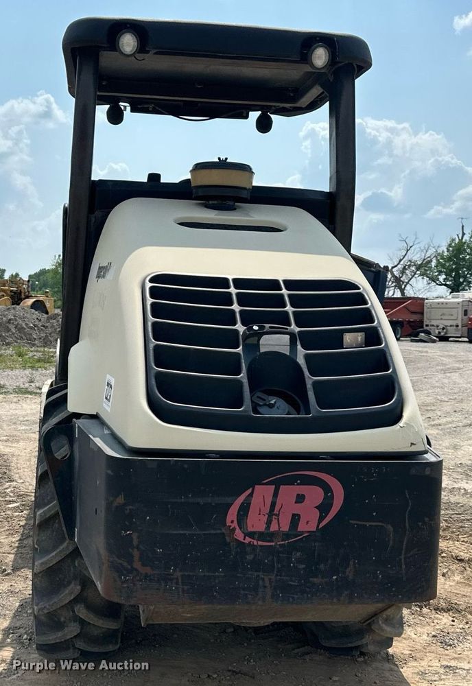 image for item DS6395 2005 Ingersoll Rand SD77F TF  single drum vibratory roller