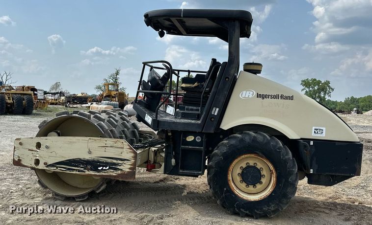 image for item DS6395 2005 Ingersoll Rand SD77F TF  single drum vibratory roller