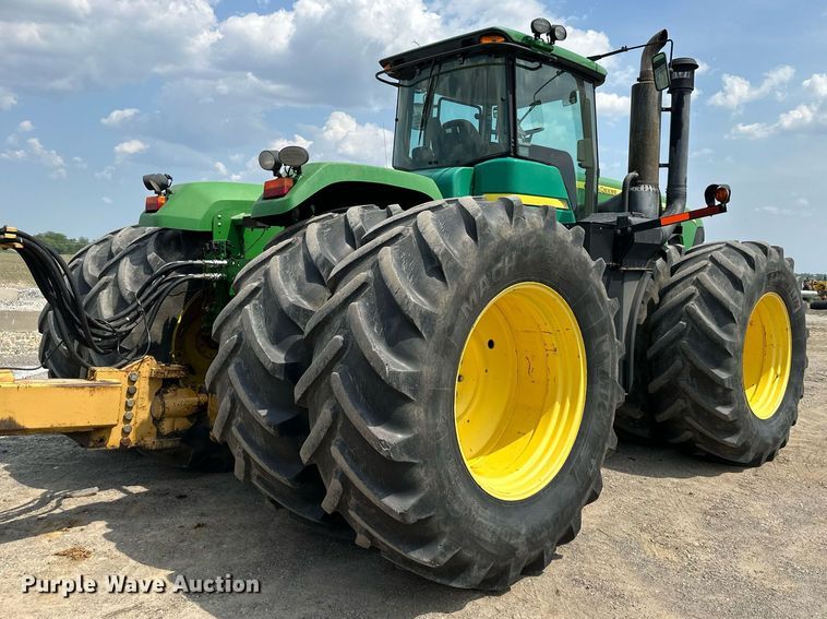 image for item DS6396 2011 John Deere 9530 Scraper Special  4WD tractor