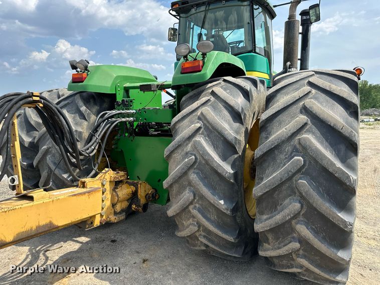 image for item DS6396 2011 John Deere 9530 Scraper Special  4WD tractor
