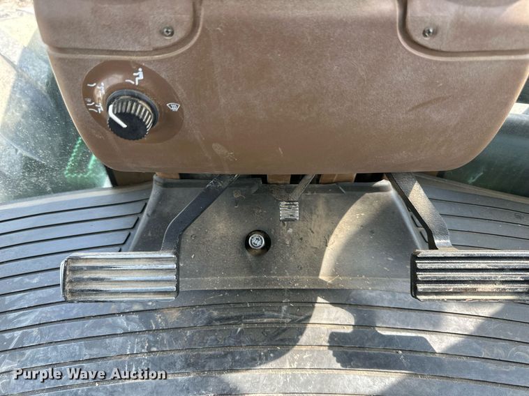 image for item DS6396 2011 John Deere 9530 Scraper Special  4WD tractor