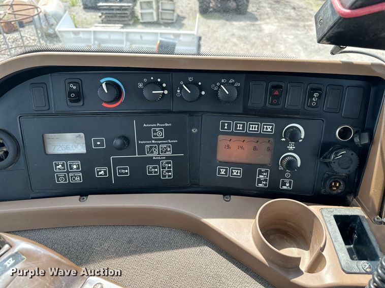 image for item DS6396 2011 John Deere 9530 Scraper Special  4WD tractor