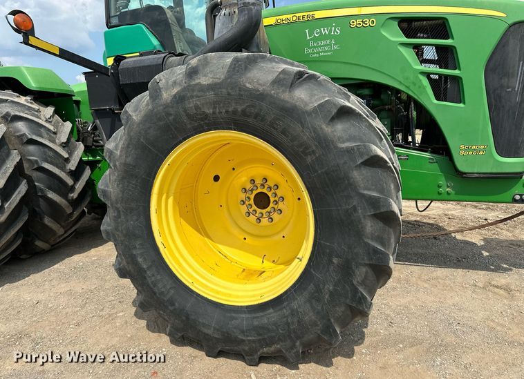 image for item DS6396 2011 John Deere 9530 Scraper Special  4WD tractor