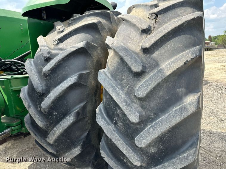 image for item DS6396 2011 John Deere 9530 Scraper Special  4WD tractor