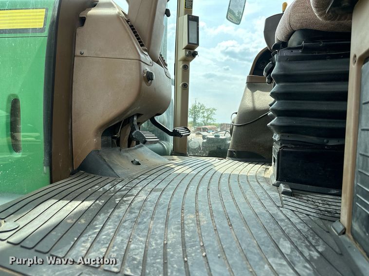 image for item DS6396 2011 John Deere 9530 Scraper Special  4WD tractor