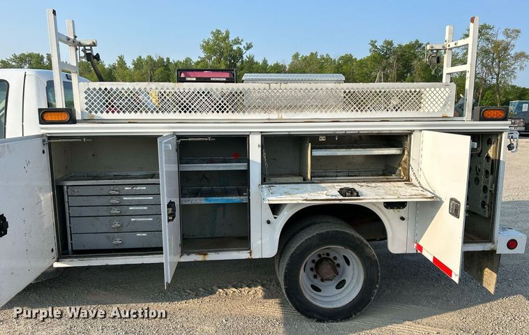 image for item DS6398 2010 Ford F550 Super Duty XL  utility / service truck