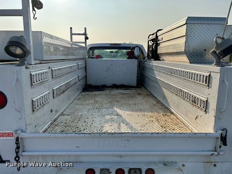 image for item DS6398 2010 Ford F550 Super Duty XL  utility / service truck