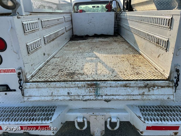 image for item DS6398 2010 Ford F550 Super Duty XL  utility / service truck