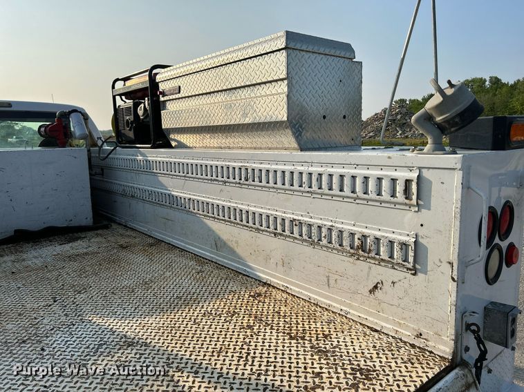 image for item DS6398 2010 Ford F550 Super Duty XL  utility / service truck