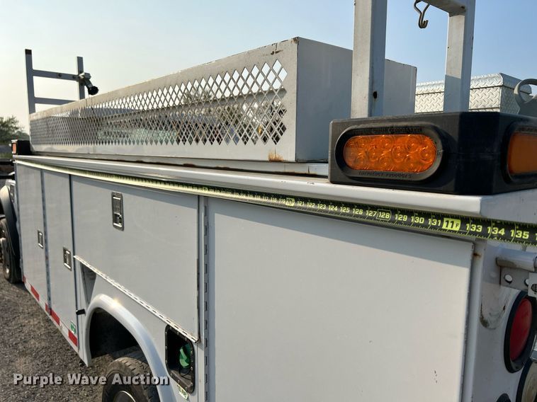 image for item DS6398 2010 Ford F550 Super Duty XL  utility / service truck