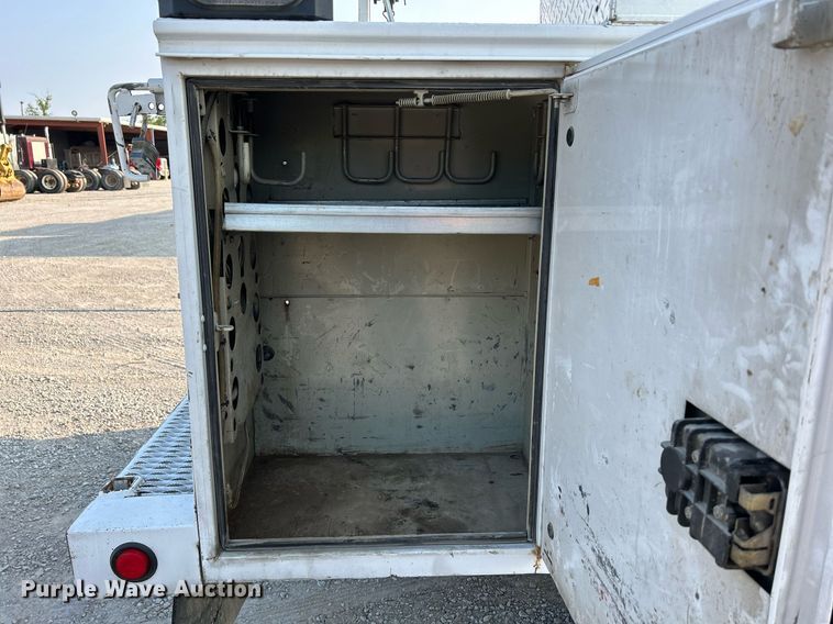 image for item DS6398 2010 Ford F550 Super Duty XL  utility / service truck