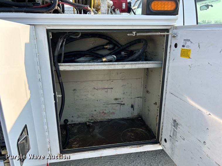 image for item DS6398 2010 Ford F550 Super Duty XL  utility / service truck