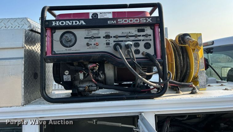 image for item DS6398 2010 Ford F550 Super Duty XL  utility / service truck