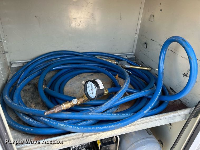 image for item DS6398 2010 Ford F550 Super Duty XL  utility / service truck