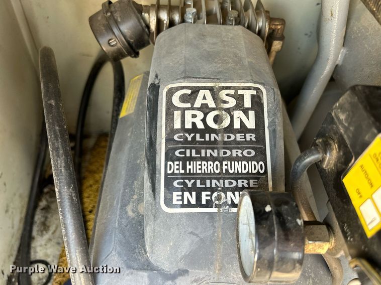 image for item DS6398 2010 Ford F550 Super Duty XL  utility / service truck