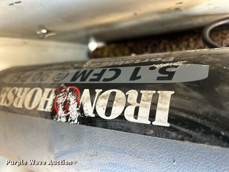 image for item DS6398 2010 Ford F550 Super Duty XL  utility / service truck