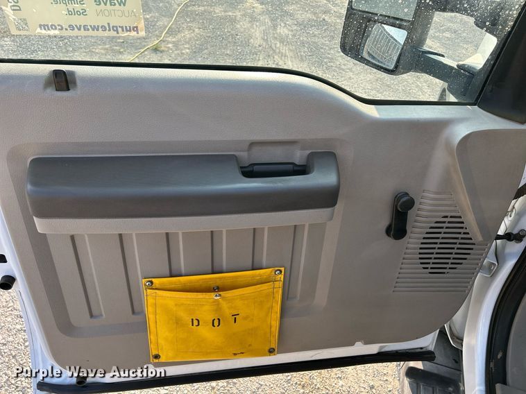 image for item DS6398 2010 Ford F550 Super Duty XL  utility / service truck