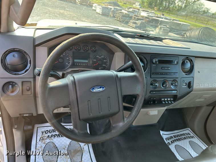 image for item DS6398 2010 Ford F550 Super Duty XL  utility / service truck