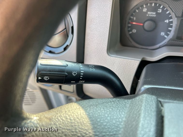 image for item DS6398 2010 Ford F550 Super Duty XL  utility / service truck