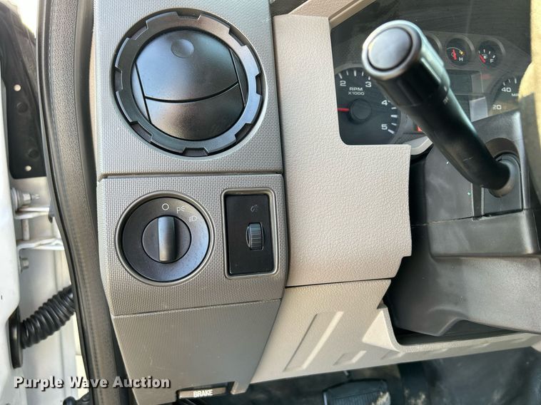 image for item DS6398 2010 Ford F550 Super Duty XL  utility / service truck