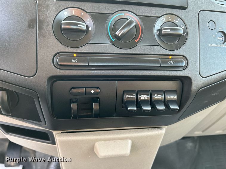 image for item DS6398 2010 Ford F550 Super Duty XL  utility / service truck