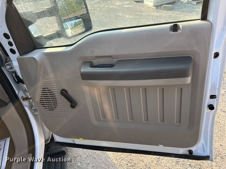 image for item DS6398 2010 Ford F550 Super Duty XL  utility / service truck